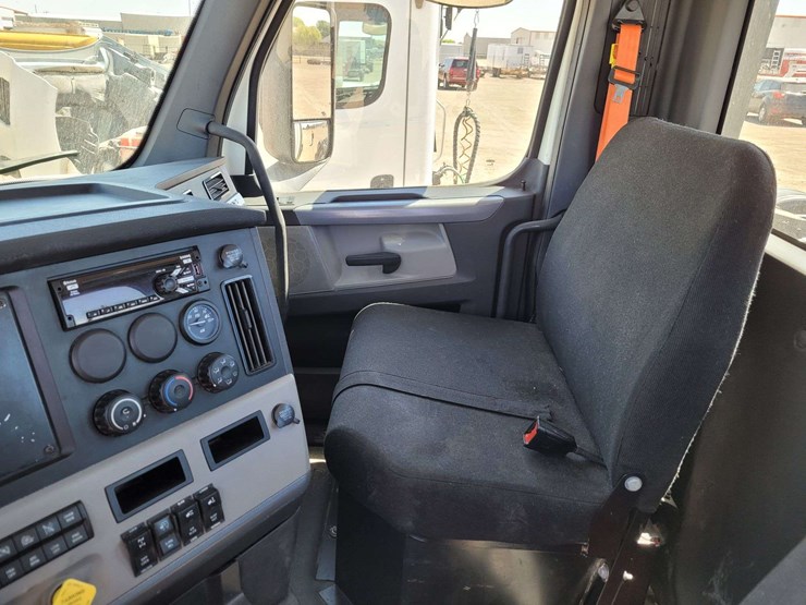 2019-freightliner-cascadia-116-image-20