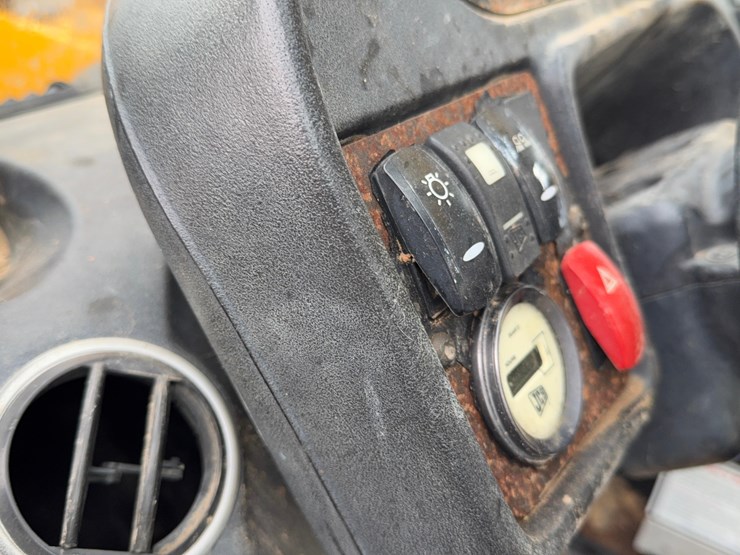 jcb-512-56-image-20