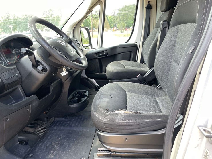 2018-ram-promaster-2500-image-10