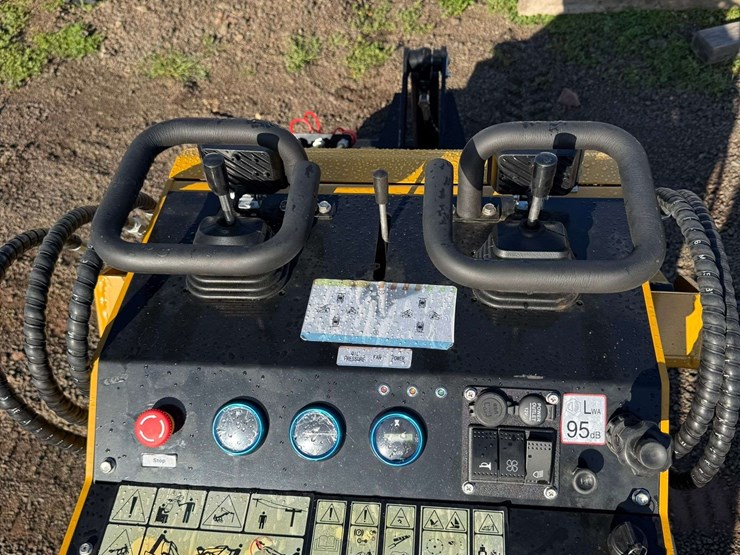 2026-agt-mx-crt23-mini-skid-steer-loader-(new/unused)-includes-bucket-and-accepts-multiple…-image-16