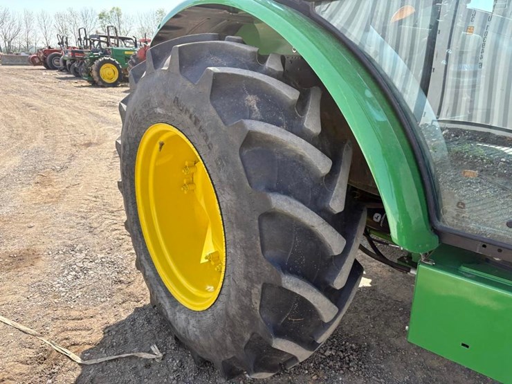2024-john-deere-5060e-image-11