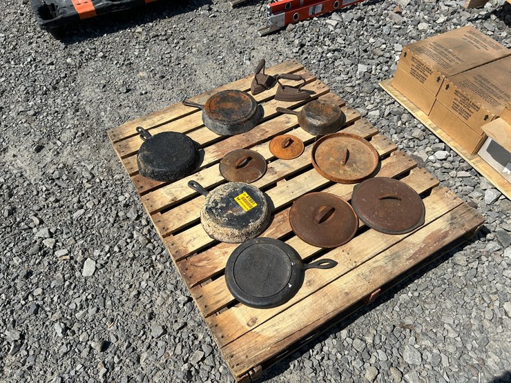 #41891-•-lot-of-cast-iron-inv#-41891-image-1