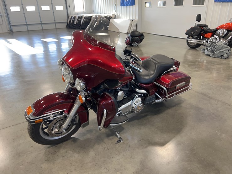 2008-harley-davidson-ultra-classic-motorcycle-image-1