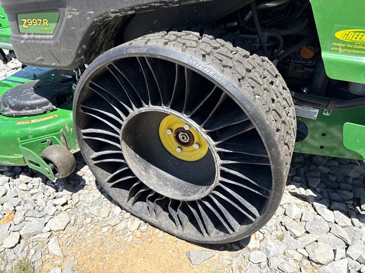 2022-john-deere-z997r-image-7