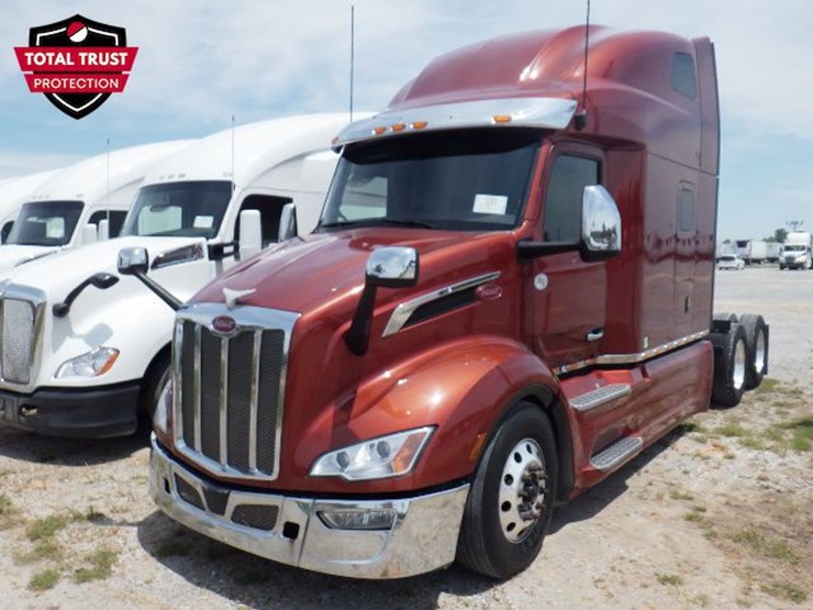 2023-peterbilt-579-image-1
