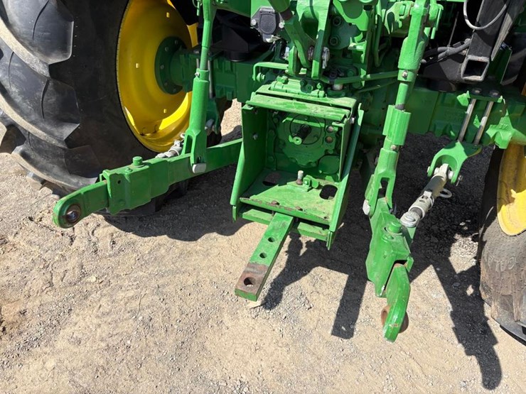 2024-john-deere-5060e-image-23
