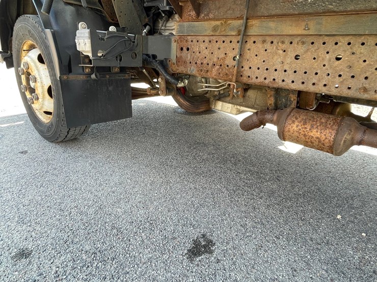 #3278-•-2017-isuzu-n-series-straight-truck-(has-wi-title)-image-35