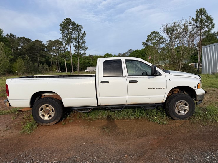 #501-•-2004-dodge-ram-pickup-truck-diesel-image-7