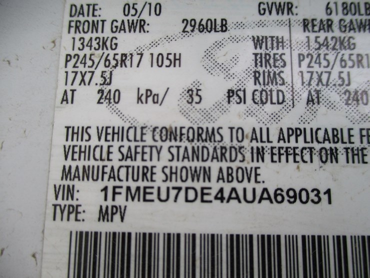 2010-ford-explorer-xlt-image-18