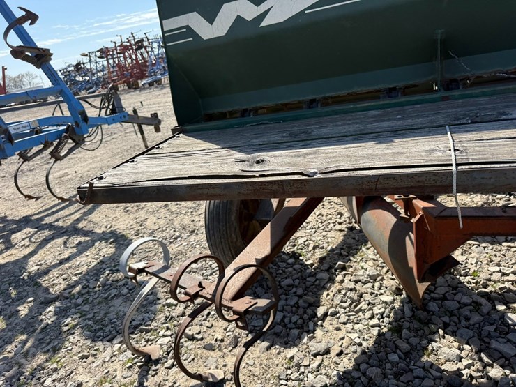 #42750-•-levee-squeezer-w/marliss-levee-seeder-inv#-42750-image-12