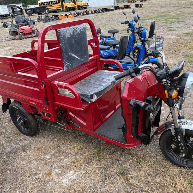 #584 • ELECTRIC TRICYCLE with Dump Bed