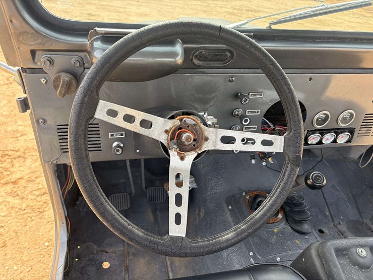 1979-jeep-cj7-2-door-w/-bikini-top-image-16