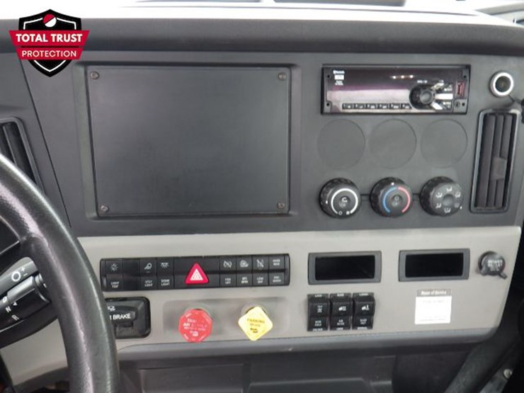 2019-freightliner-cascadia-126-image-17