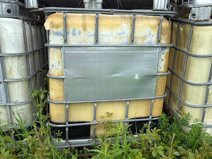 #23983-•-lot-of-(13)-poly-tanks-w/-cage-image-15