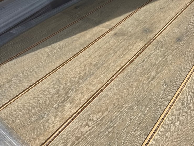#701-•-50-cartons-of-new-laminate-flooring-mohawk-bellente-vintage-oak-image-3