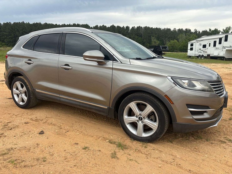 2016-lincoln-mkc-premier-4-door-suv-(128,646-miles)-image-4
