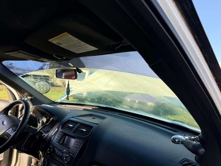 2017-ford-explorer-image-26