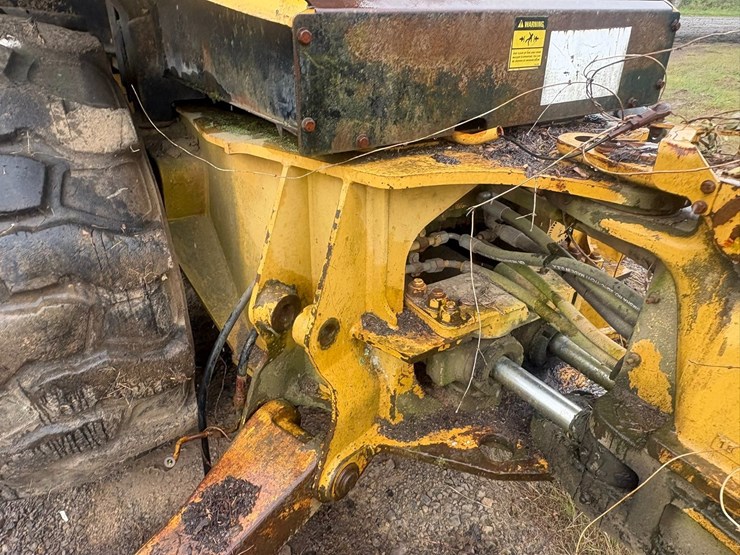 caterpillar-416b-image-41