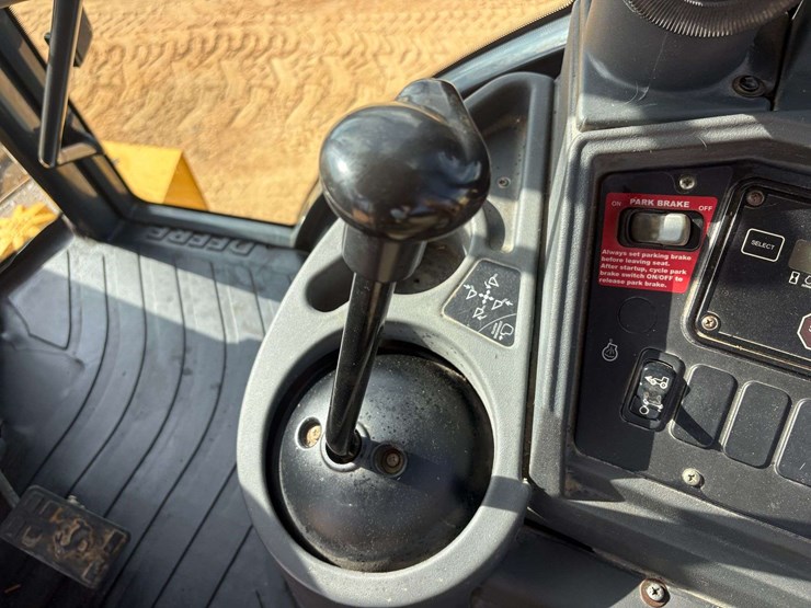 deere-310sg-image-16
