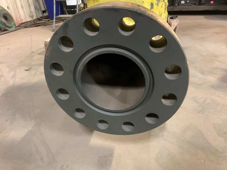 7-1/16-5k-gate-valve-body-image-3