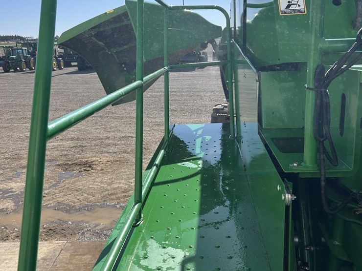 2016-john-deere-l340-image-37