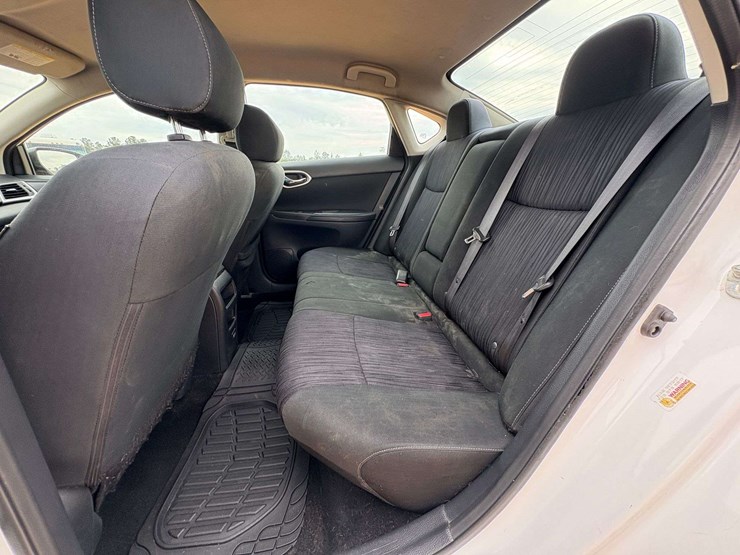 2019-nissan-sentra-sv-4-door-sedan-(150,420-miles)-image-19