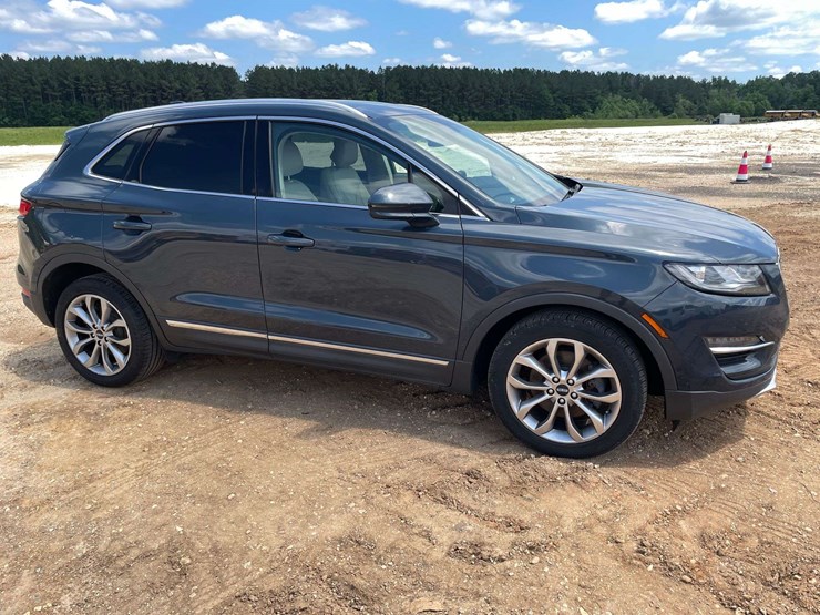2019-lincoln-mkc-4-door-mpv-(105,085-miles)-image-4