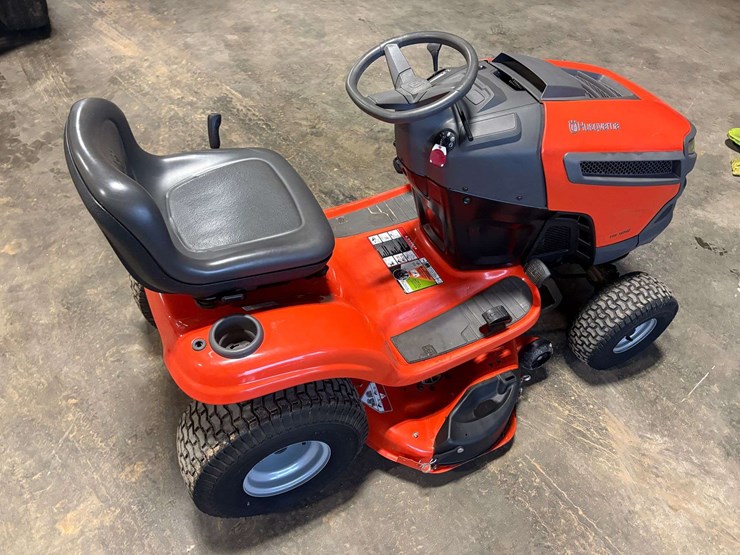 husqvarna-42"-riding-lawn-mower-image-3