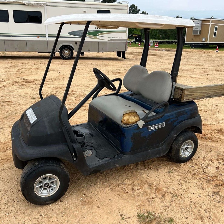 Club Car 2-Seater Gas Golf Cart (2,403 Hours)