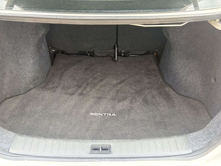2019-nissan-sentra-sv-4-door-sedan-(150,420-miles)-image-21