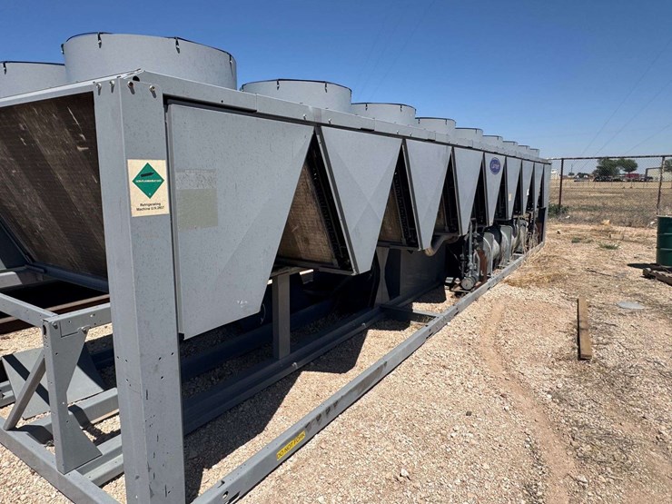 carrier-–-325-ton-air-cooled-chiller-image-3
