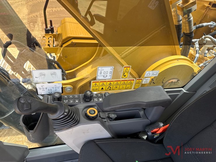 caterpillar-350-image-24