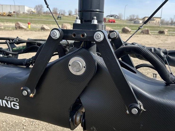 2020-john-deere-r4045-image-77