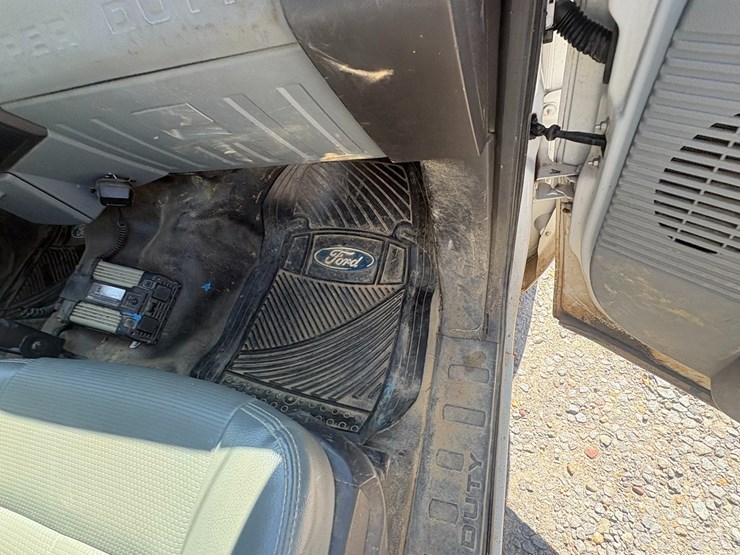 2012-ford-f350-image-47