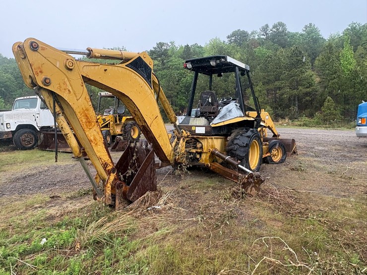 caterpillar-416b-image-3