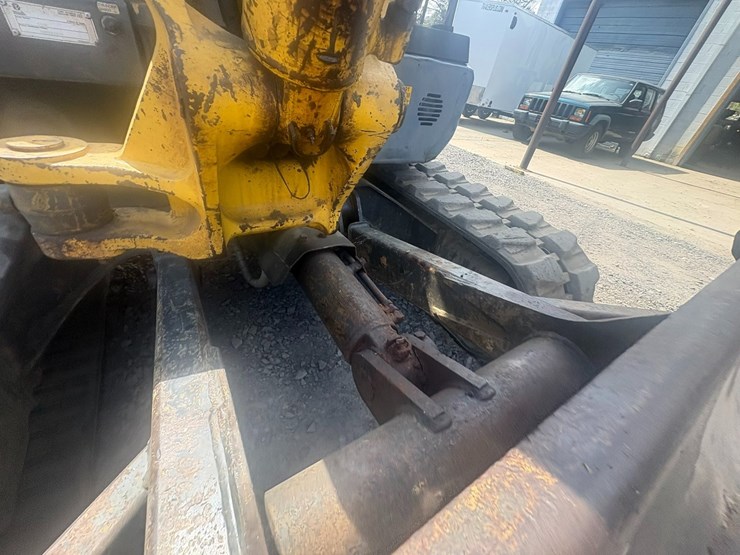 new-holland-e50b-image-23