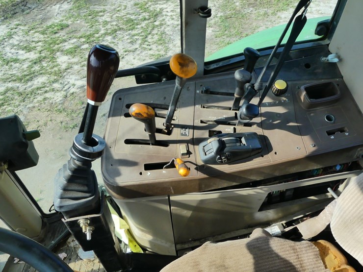 john-deere-6715-image-12
