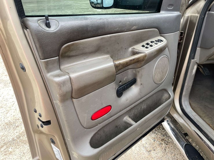2004-dodge-ram-2500-image-9