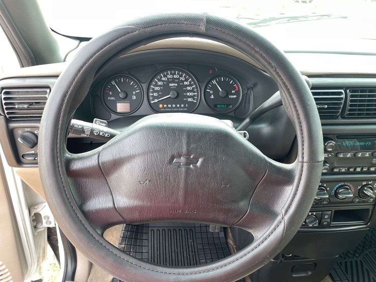 2004-chevrolet-venture-image-12