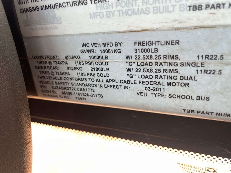2012-freightliner-b2-image-26