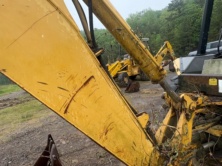 caterpillar-416b-image-21