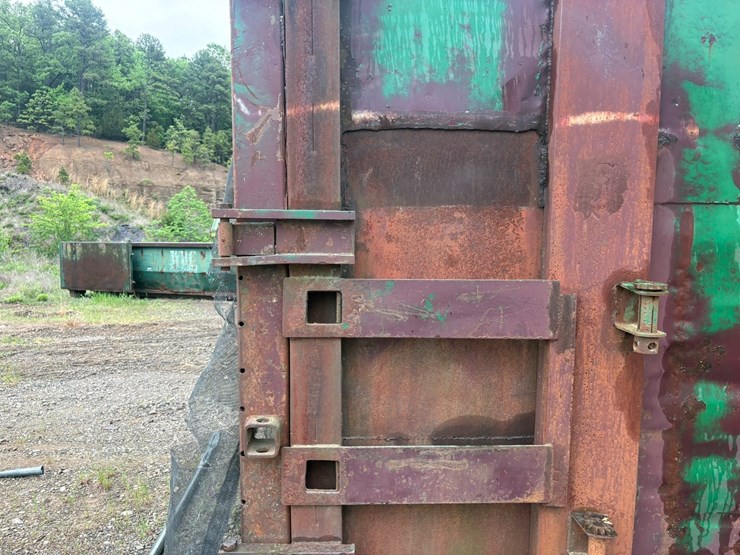 #23996-•-~26'-5"x~9'-8"-roll-off-dumpster-image-24