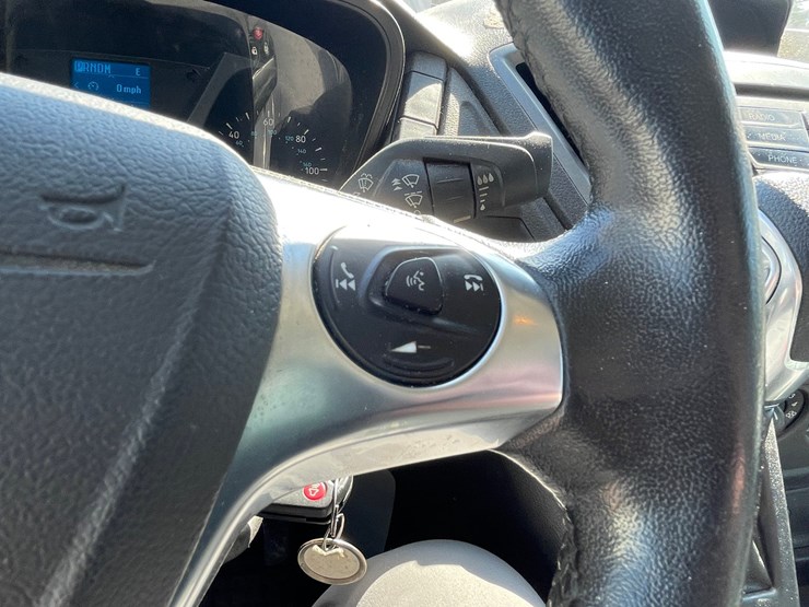2016-ford-transit-image-47