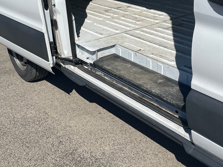 2016-ford-transit-image-22