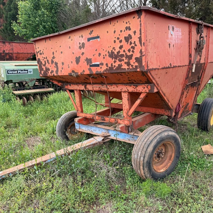 #514 • Gravity Flow Wagon