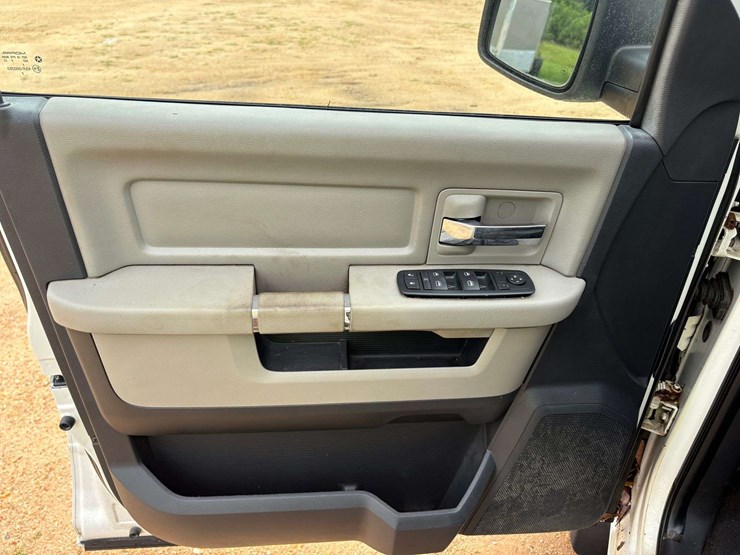 2009-dodge-ram-1500-image-10