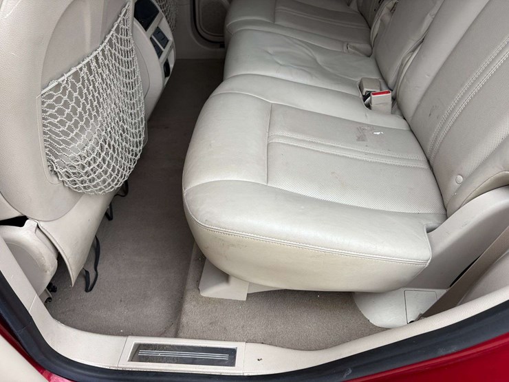 2010-cadillac-srx-image-22