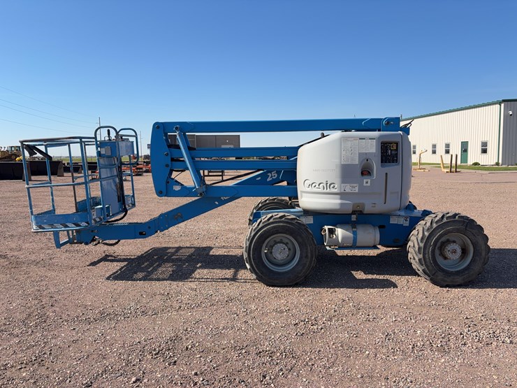 2006-ford-lrg425-image-8