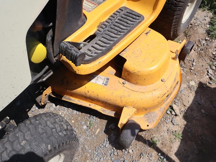 cub-cadet-lxt1050-riding-mower-image-13