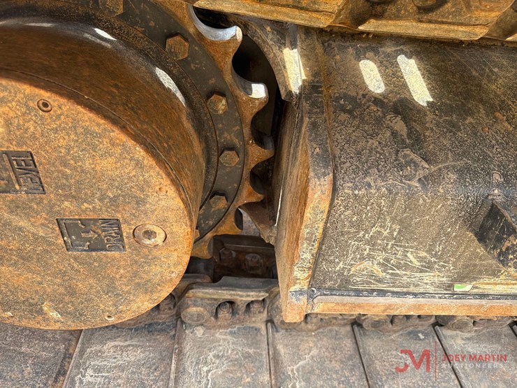 2021-caterpillar-325-image-6